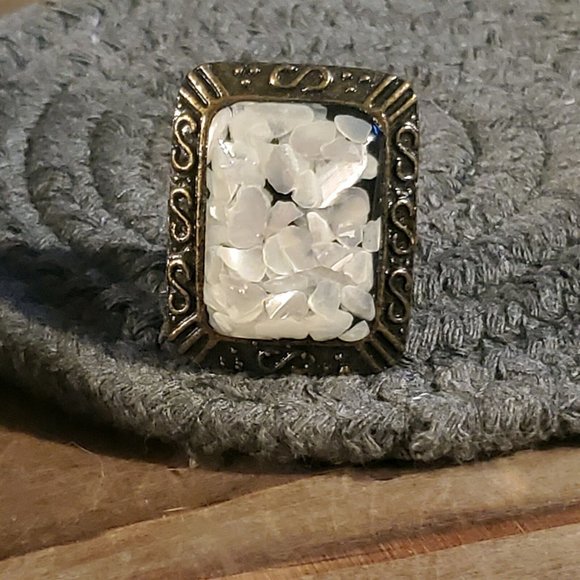 Antique Brass Mother of Pearl Black Resin Domed Cocktail Statement Ring #E2 - Picture 3 of 8